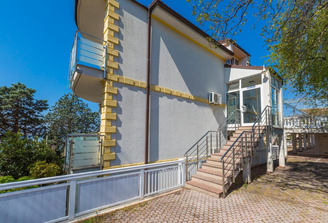 Apartment Helena Dramalj Exterior foto